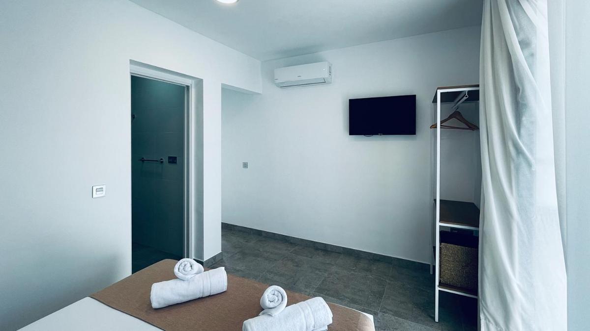 Hostal Aires Del Mar Карбонерас Экстерьер фото