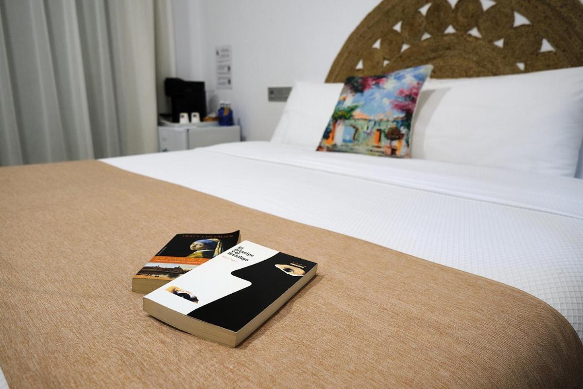 Hostal Aires Del Mar Карбонерас Экстерьер фото